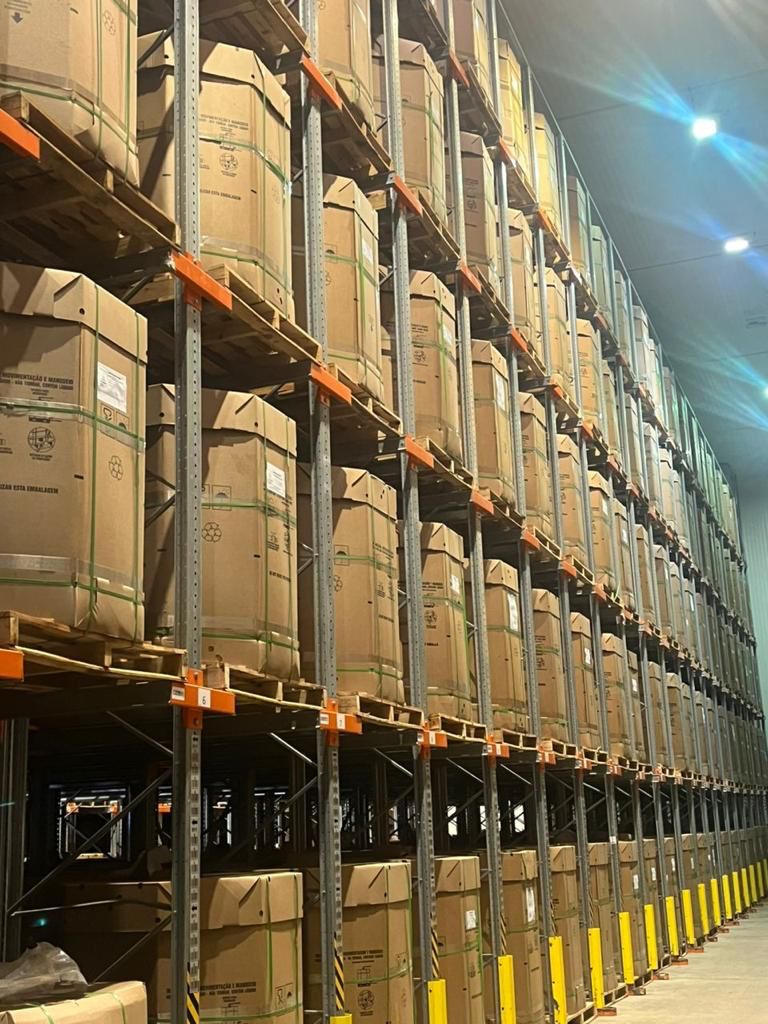 Caixa de papelão sob medida: onde comprar com qualidade e entrega rápida
